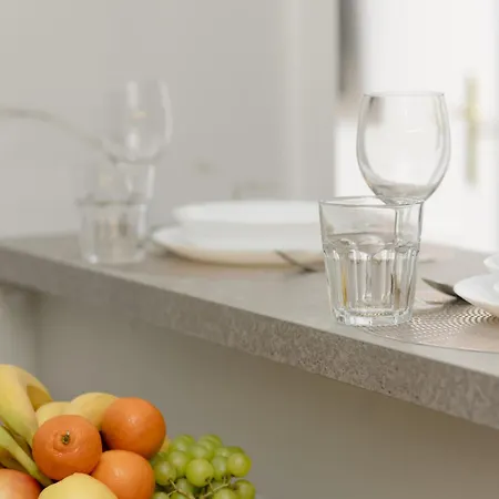 White & Gold Marble Fabryczna By Renters