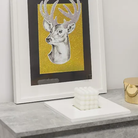 White & Gold Marble Fabryczna By Renters Apartment