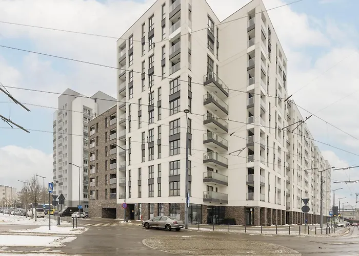 White & Gold Marble Fabryczna By Renters Apartment *