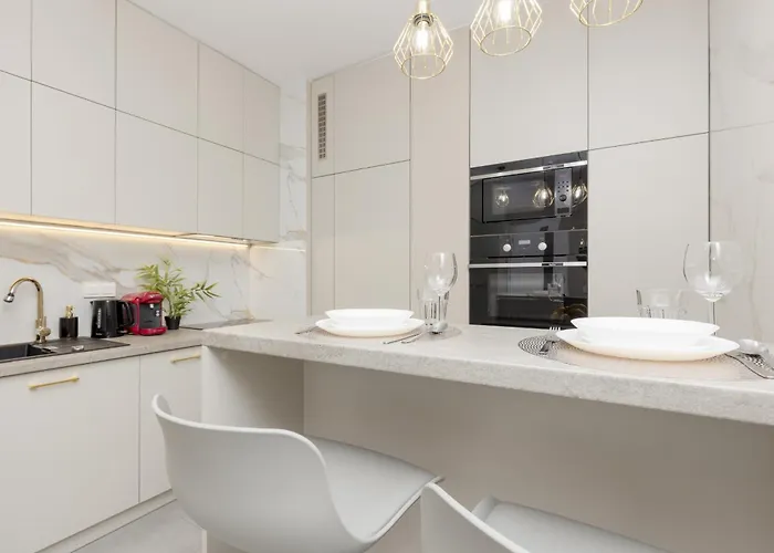 דירה White & Gold Marble Fabryczna By Renters