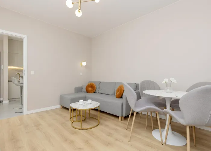 White & Gold Marble Fabryczna By Renters Apartment Lodz