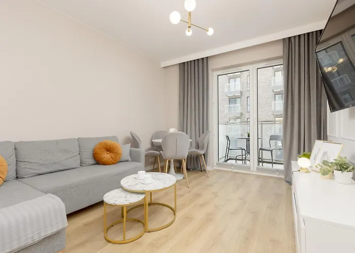 White & Gold Marble Fabryczna By Renters * לודז'