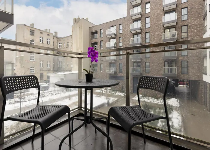 شقة White & Gold Marble Fabryczna By Renters